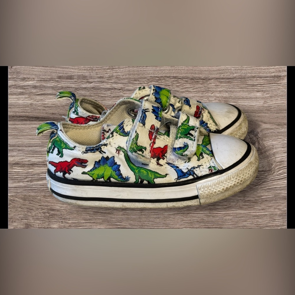 Converse Chuck Taylor All Star 2V Dino Sneaker - Kids' SZ 6 Toddler